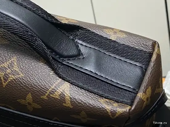 Affordable Trail VUITTON LOUIS Messenger-31*22*11CM 0505